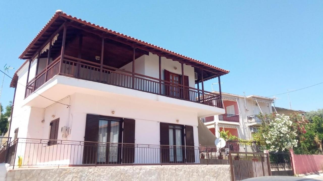 فيلا Korifásionفي Balcony With View المظهر الخارجي الصورة