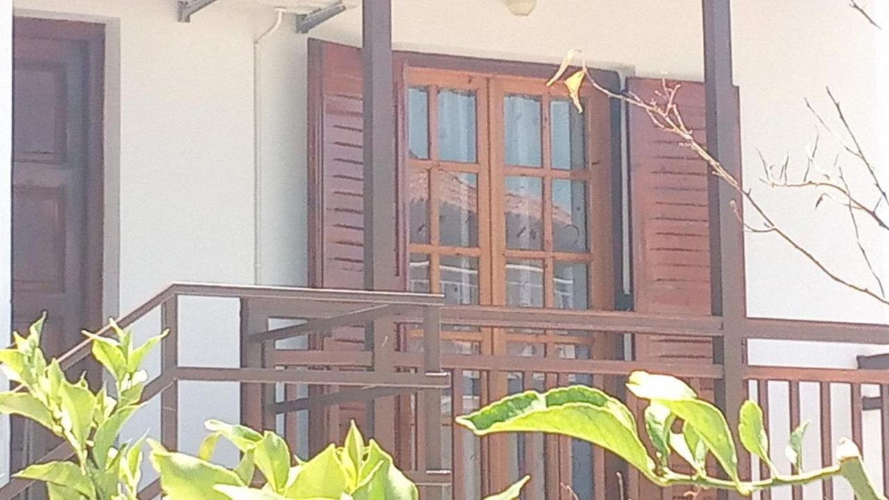 فيلا Korifásionفي Balcony With View المظهر الخارجي الصورة
